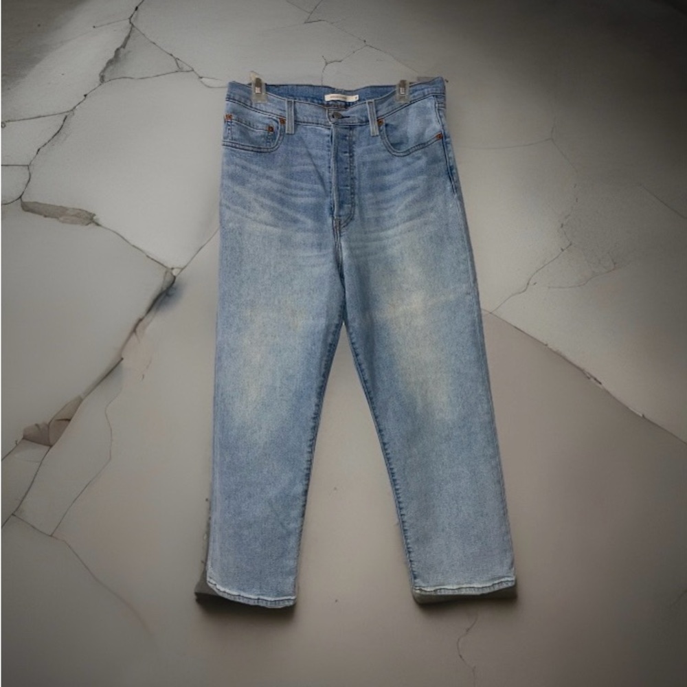 Levi's Women's rib cage straight High Rise Jeans - Light Blue